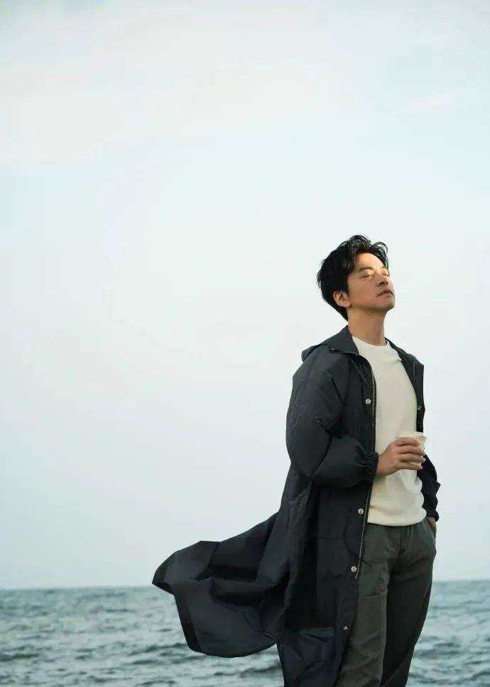 "音乐诗人"李健真的太会唱了!_工作_生活_传奇