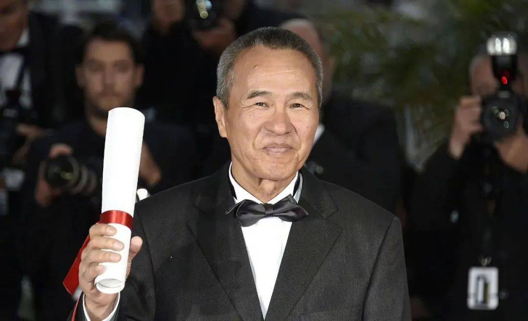 今日热点:曝萧亚轩与小15岁混血帅哥恋情;王大陆疑似新恋情.
