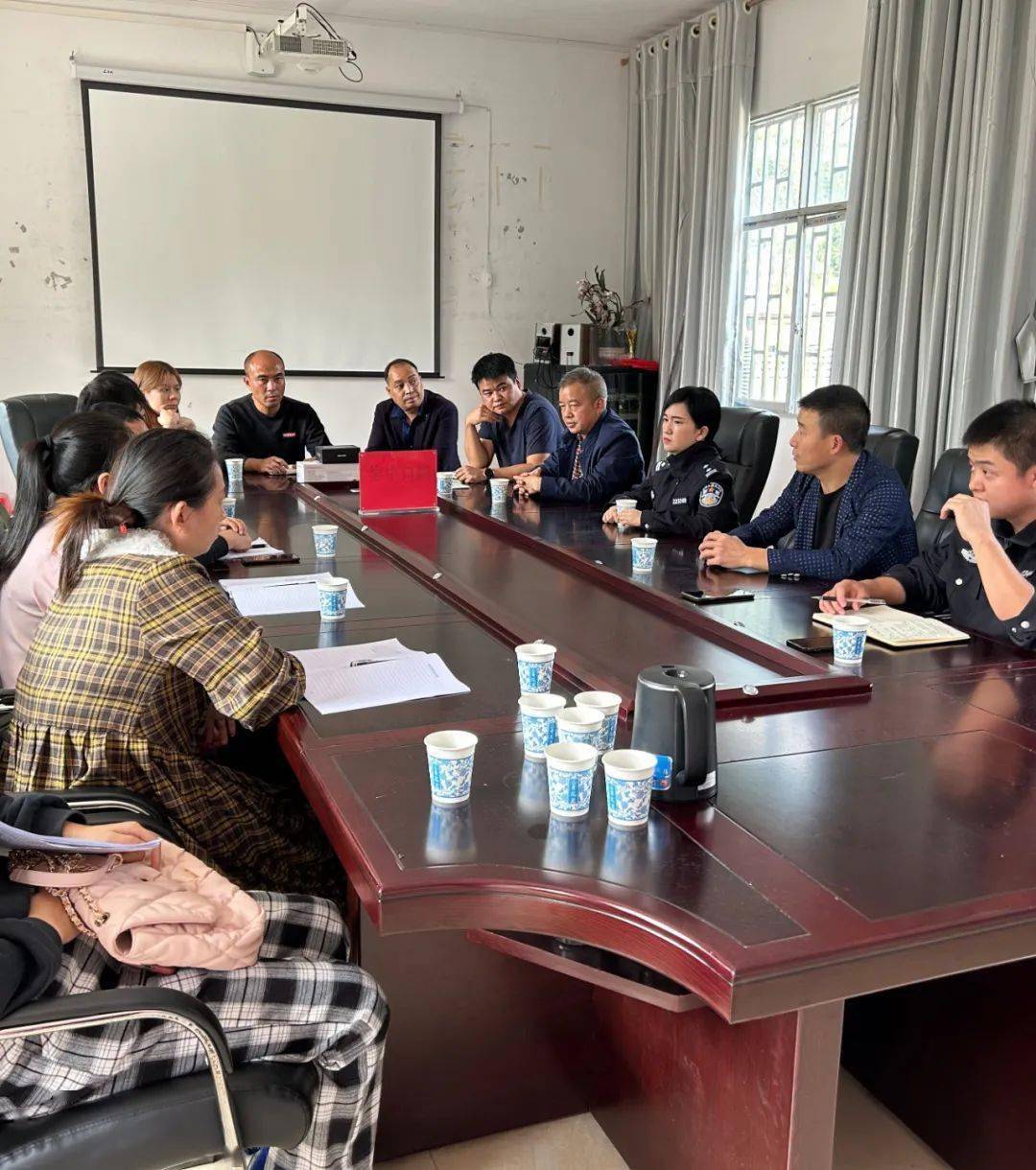 重庆秀山︱社区民警走进校园推进"莎姐守未"专项行动