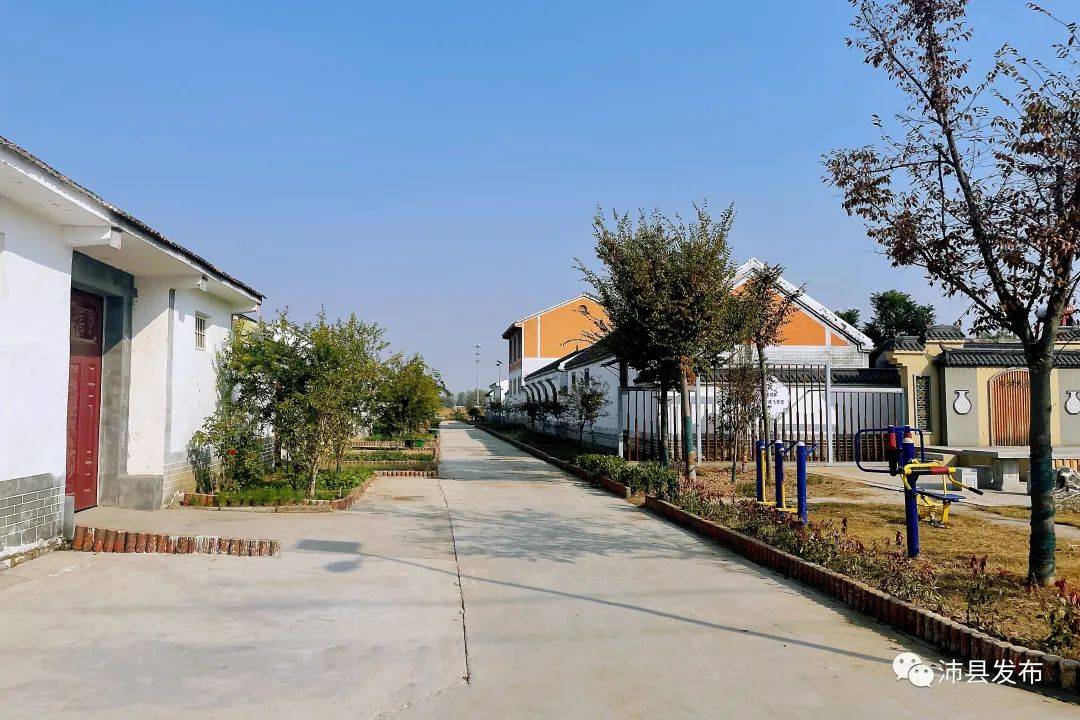 丁广州,索向东带队观摩全县农村人居环境提升工作:让乡村振兴底色更美