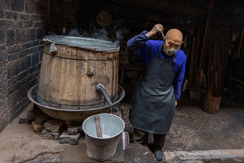 辞职酿酒老师傅透露出真相_价格_利润_口感