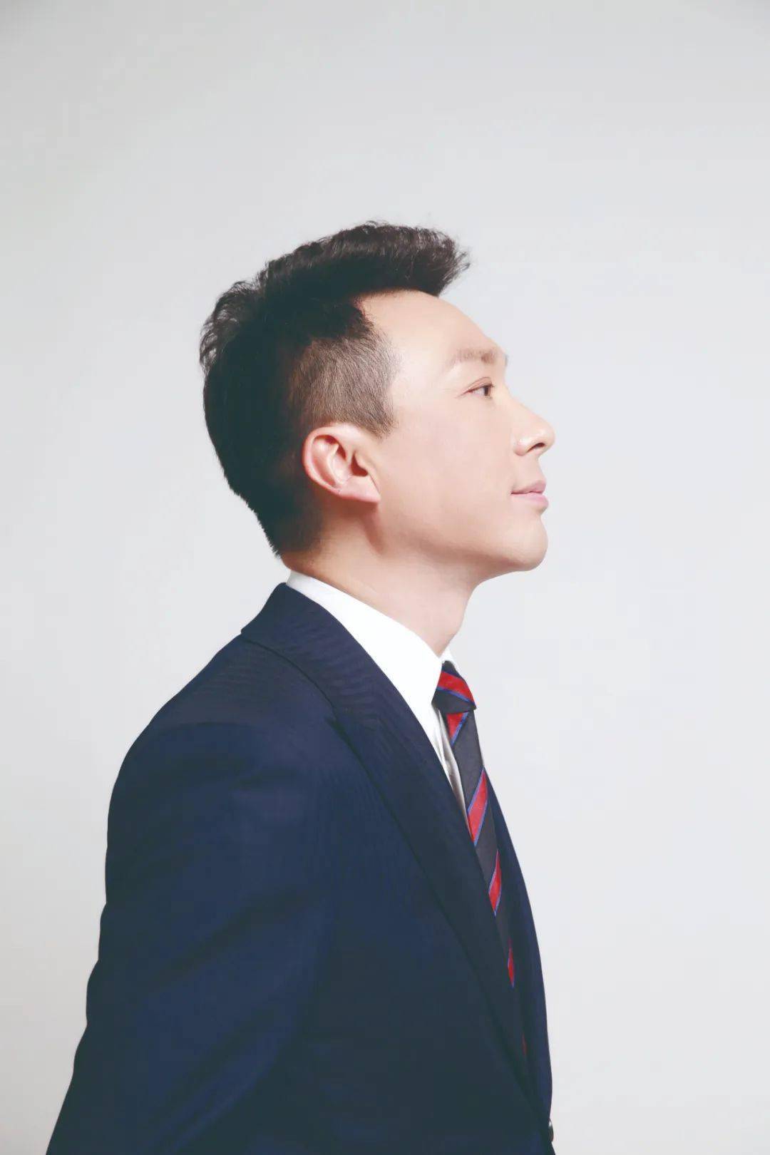 作者简介:翠云廊活动地点:10月26日(9:00)活动时间:康辉活动嘉宾:康辉