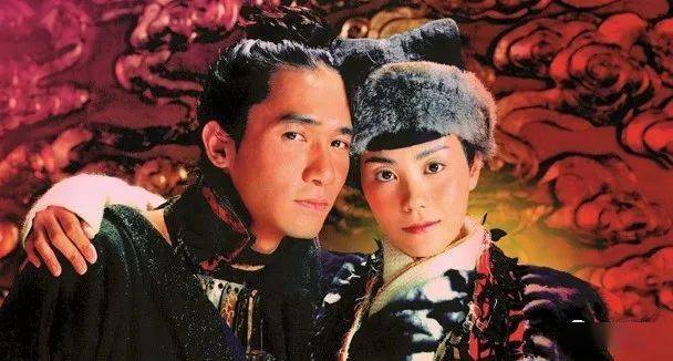 王菲梁朝伟翘手合照!获赞真正冻龄女神_气质_淡妆_状态