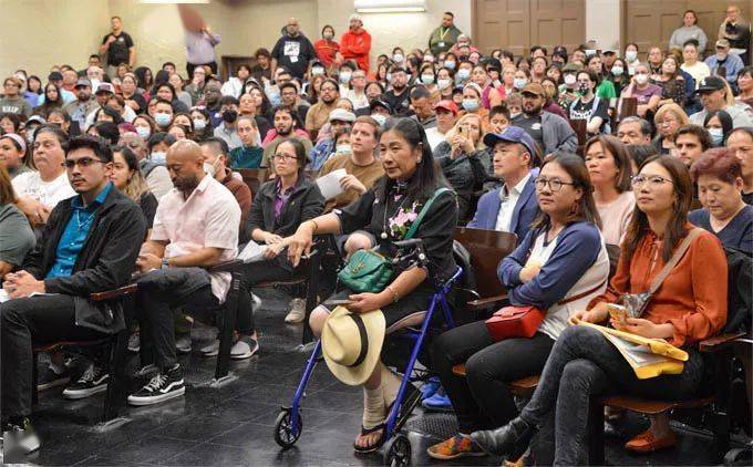 帐篷城听证会:华人愤怒发声,上千居民被挡门外_芝加哥_市政府_社区