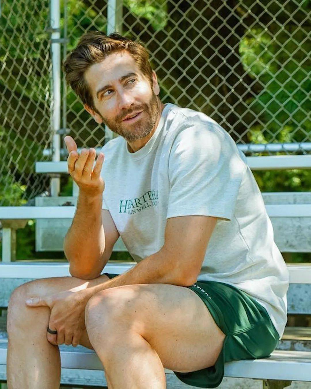 jake gyllenhaal 为瓷器代言