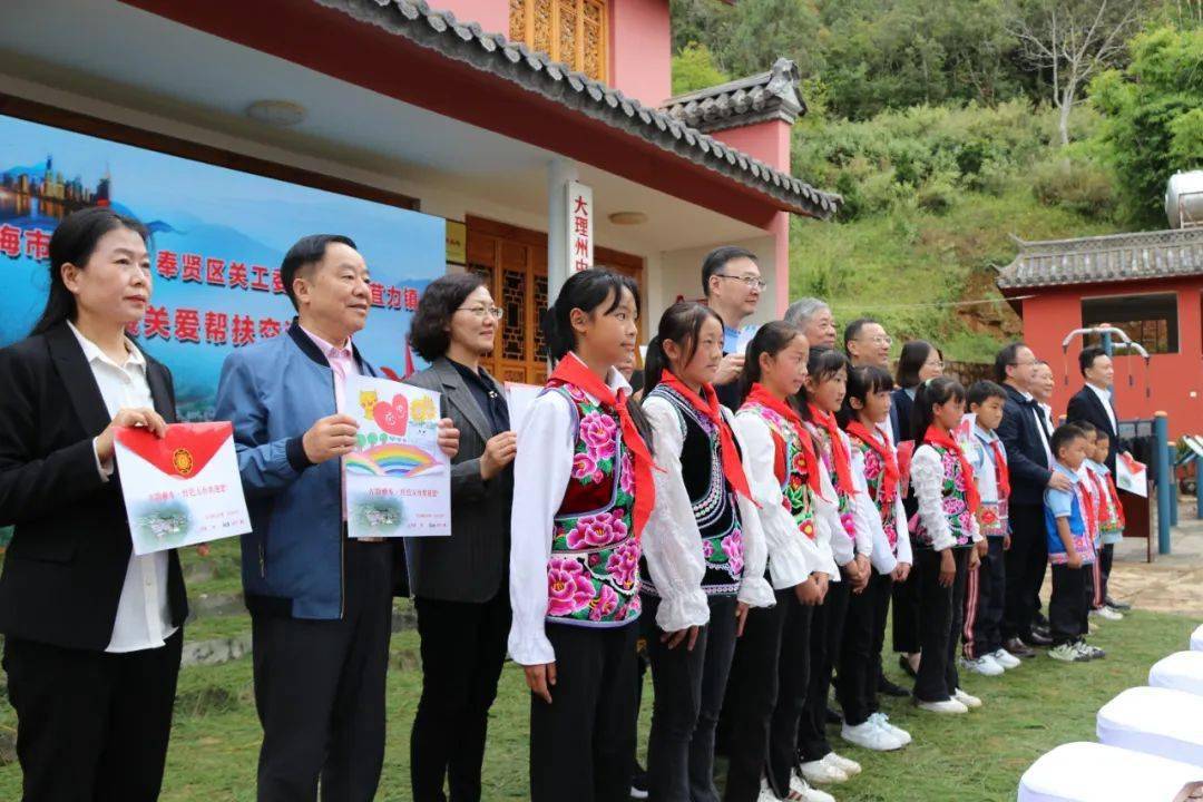 弥城,红岩等乡镇进行考察,调研,了解青少年红色教育基地建设,苴力中学