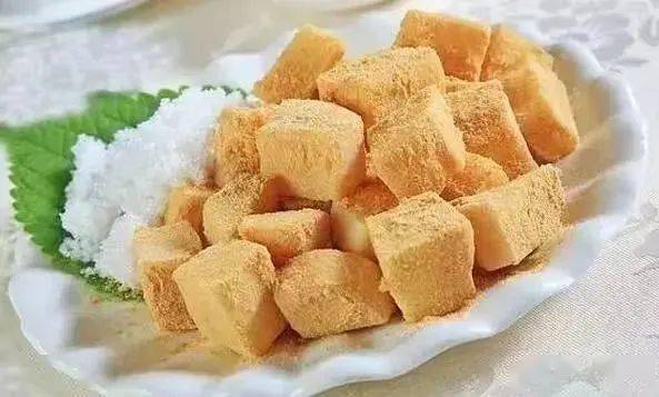 杨麻子大饼 /▲图/小红书 爆浆草莓夹心杨麻子大饼配方独特,做法别