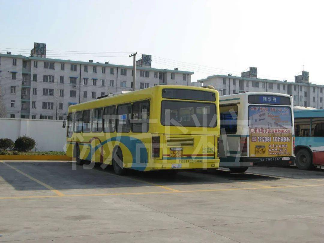 562路pk6110cd型客车,南翔汽车站(魏家钧 摄,2007)562路sk6115hp5-3型