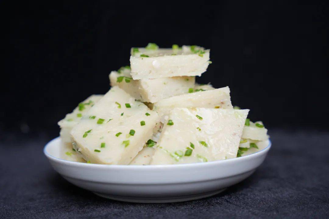 九重皮是连平传统客家小吃之一,味道鲜而香,吃起来非常爽口.