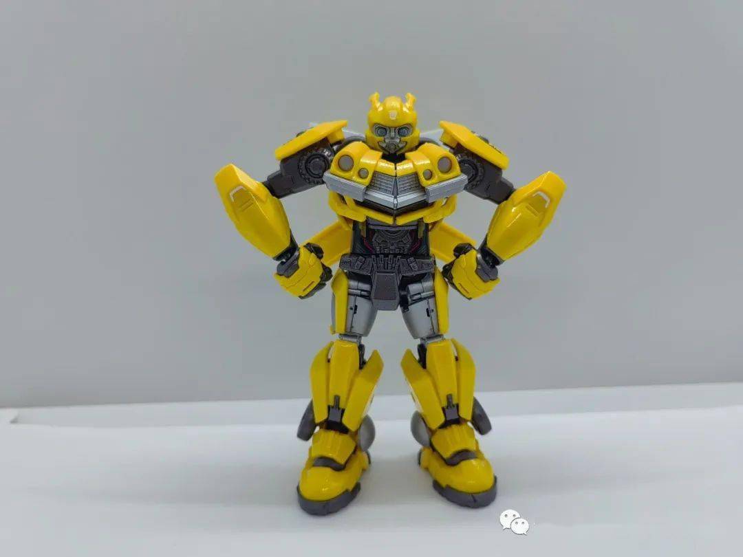 【评玩具】子小天:蟹子测评《布鲁可 变形金刚超越版大黄蜂,围观小