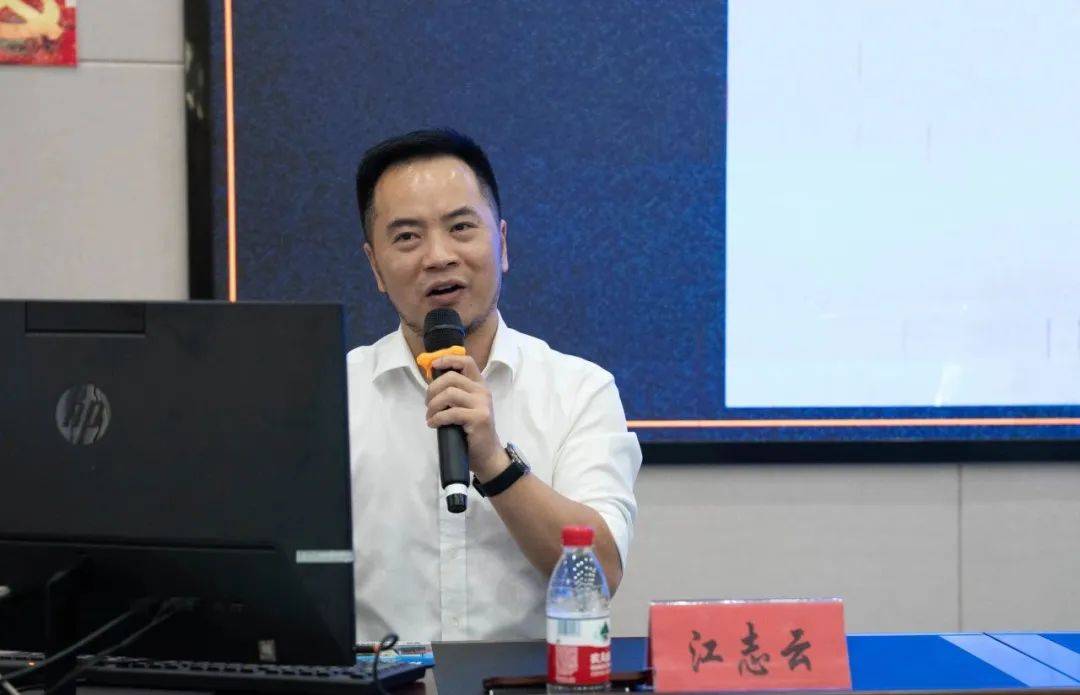 杭州第四中学倪子元校长作了题为《让学习真正发生的高中物理课堂教学