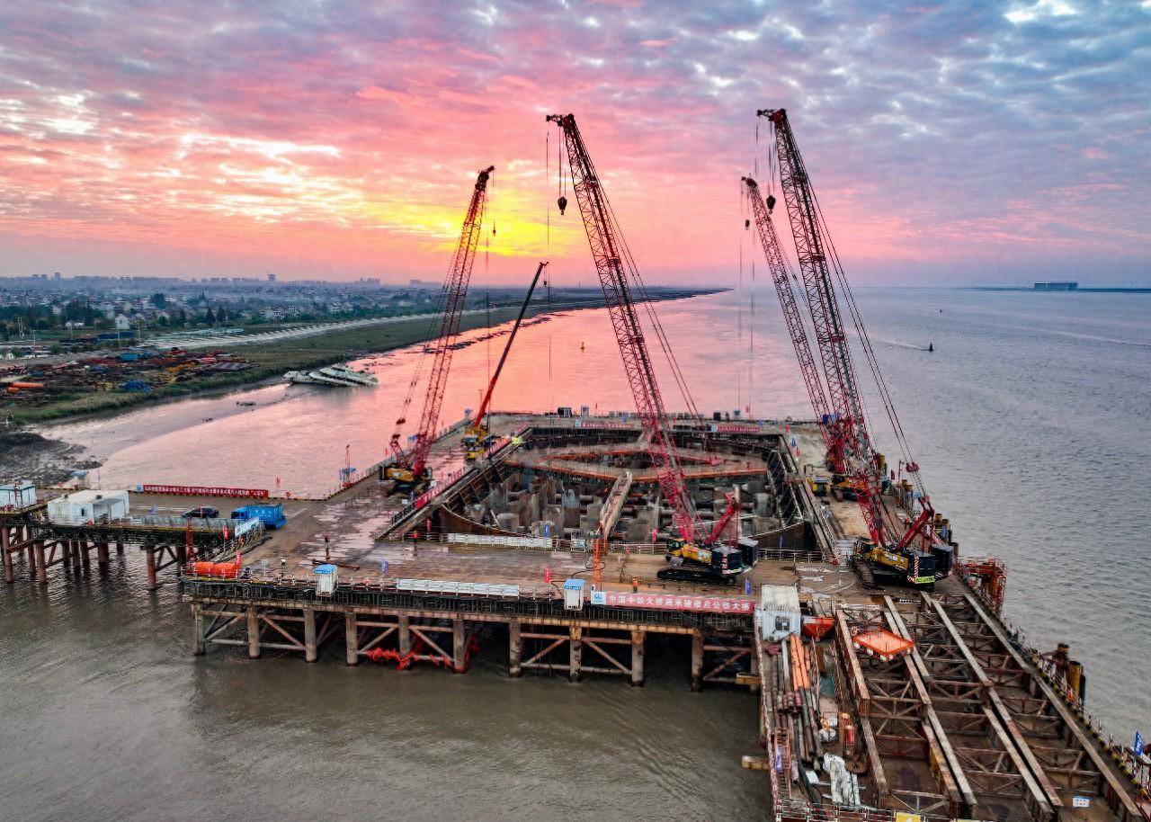 崇启公铁长江大桥开工建设一周年已完成16.