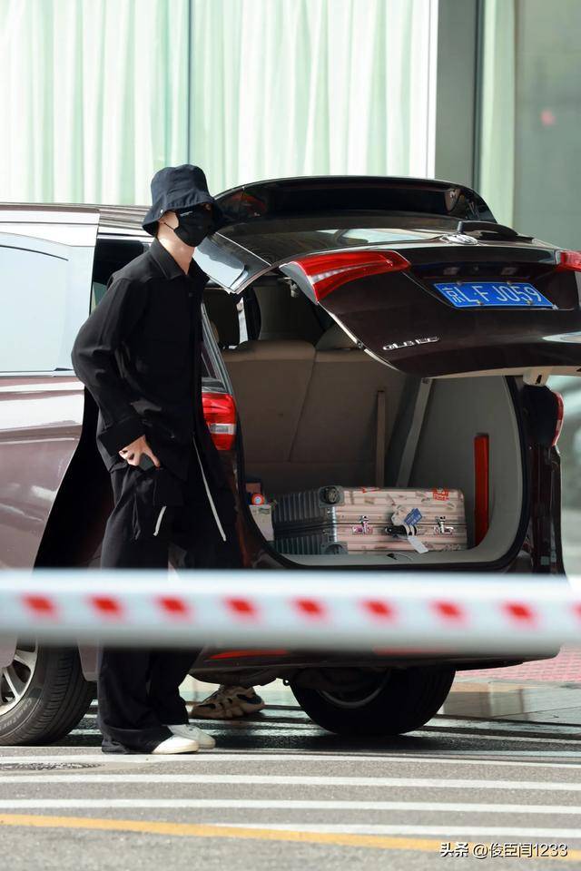 寶寶回家快樂,休假快樂喲[给你小心心]全身黑包緊緊68我只看得到啦