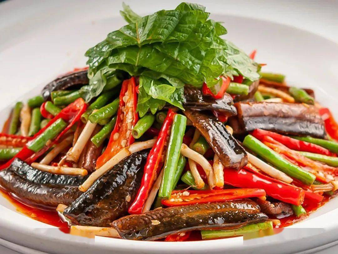 草根土鳝鱼.川味水煮牛肉.葱烧猪手海参.大白菜卷夹心肉.