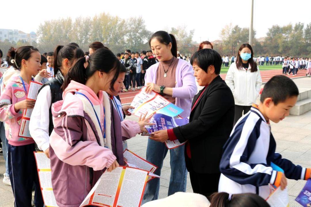公主岭市杨大城子镇开展《反有组织犯罪法》进校园活动_宣传_法治_未