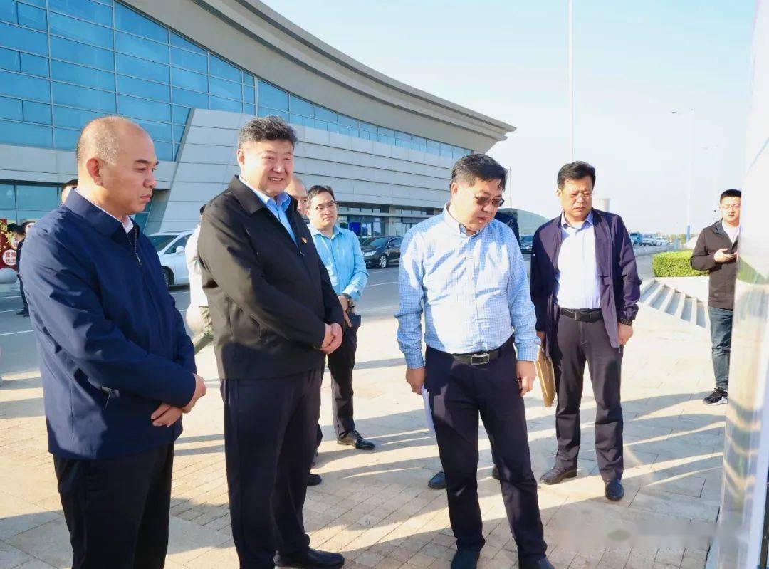 11月1日上午,市委书记李万平,市委副书记,市长张绍鹏带队,调研龙口