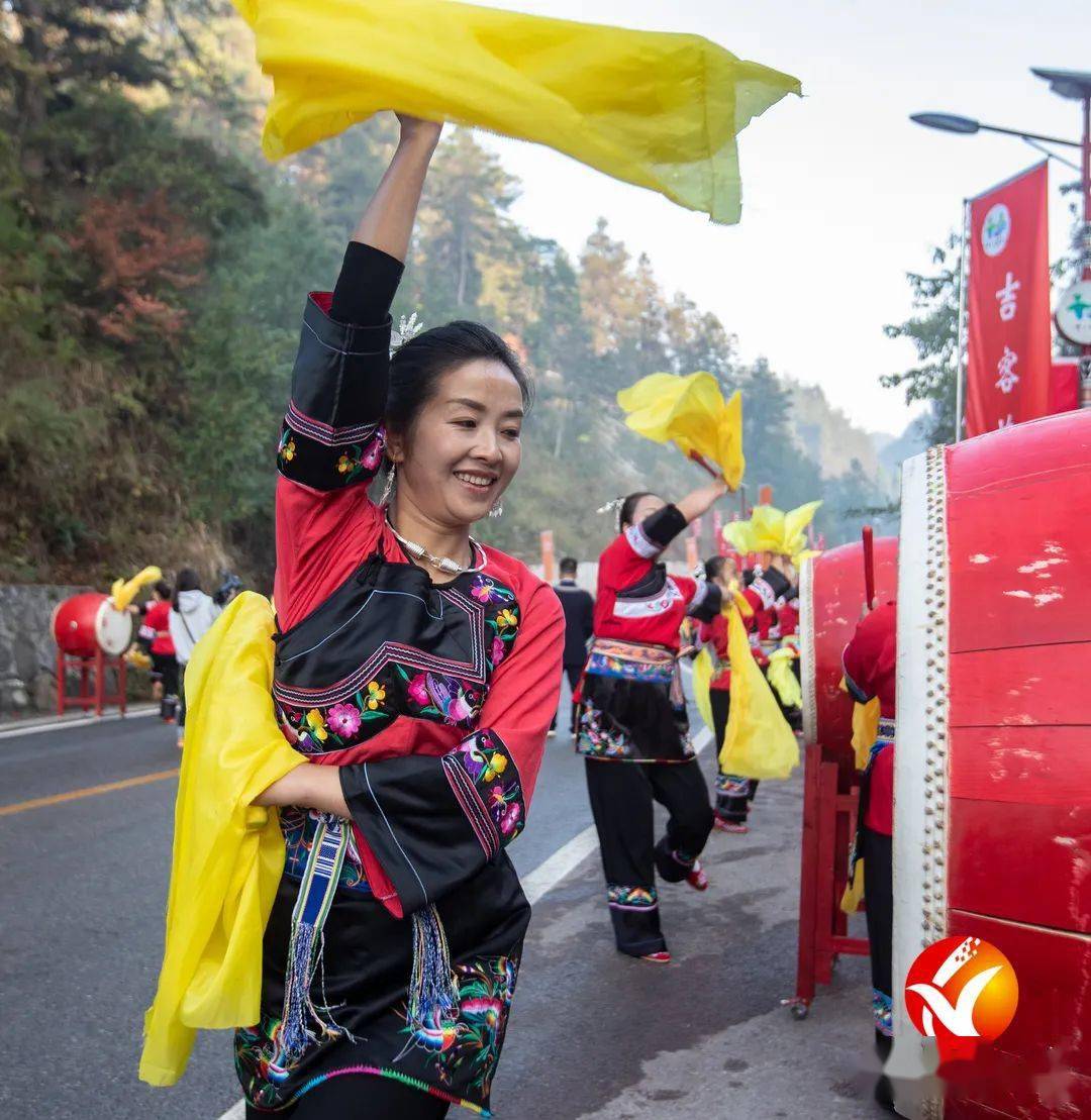 十一月节图片