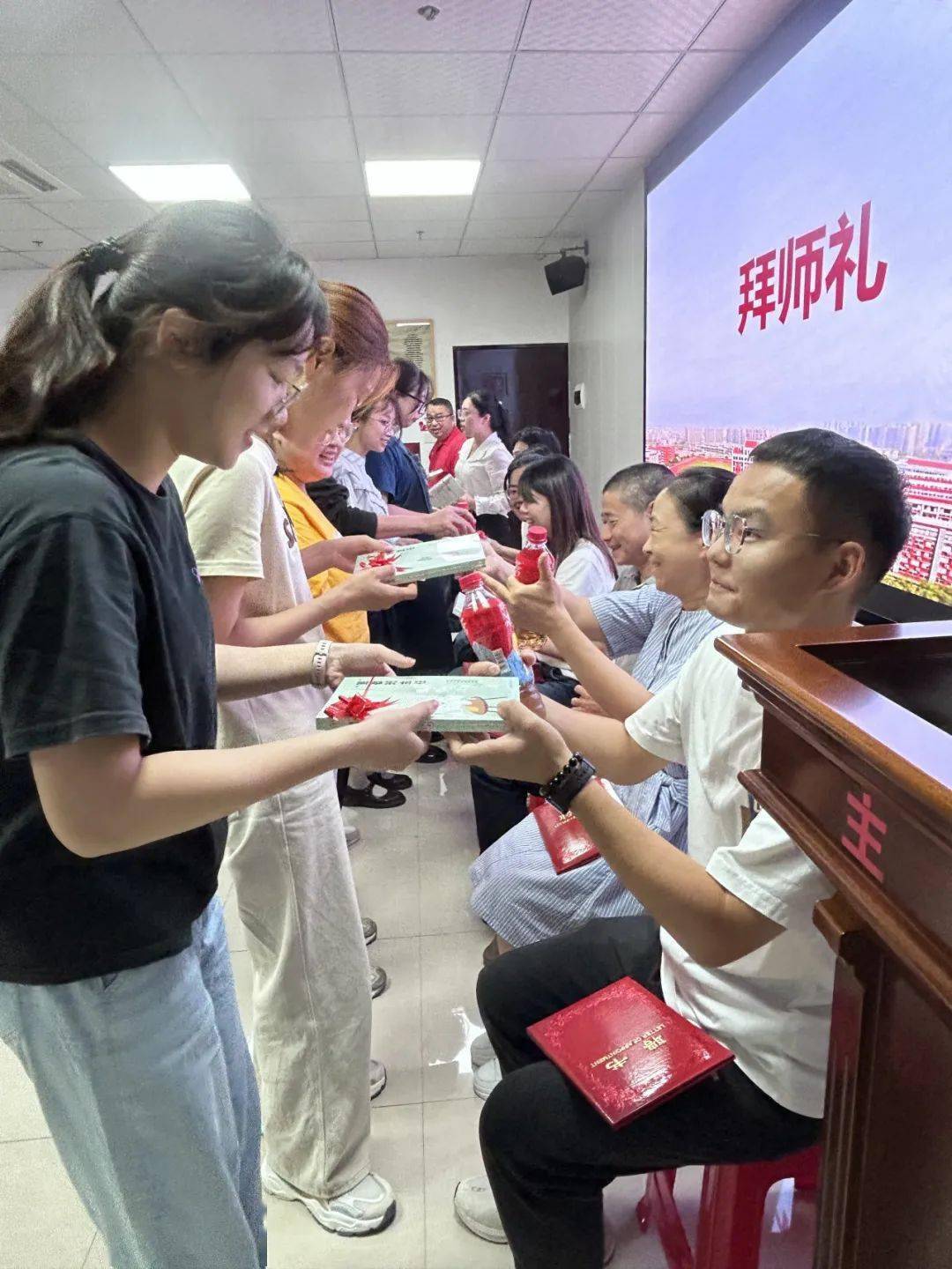 质量提升 | 师徒结对 共育桃李_工作_班级_管理水平