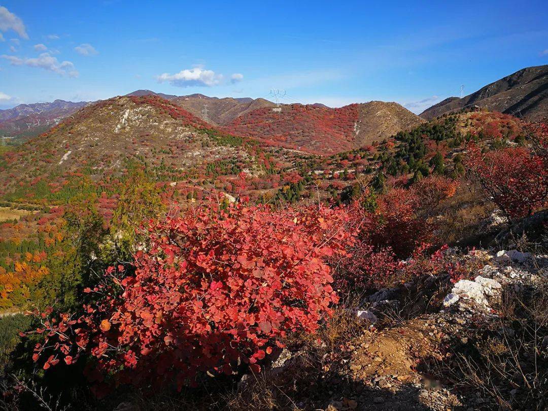 顺义舞彩浅山在北京顺义区东北与密云区交界处,有一座黍谷山,是顺义