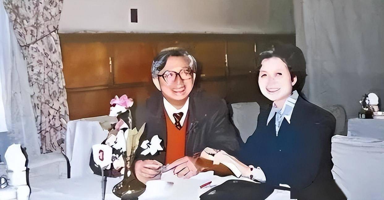 她是中国第一位女主持人,出身名门,64岁遇初恋,爱