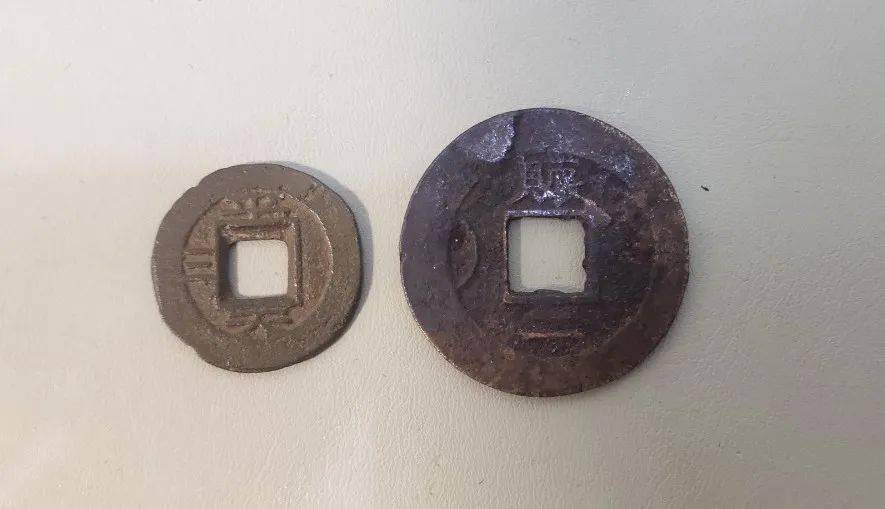 铸造"朝鲜通宝",它与"海东通宝","东国通宝"等一样属于国号钱