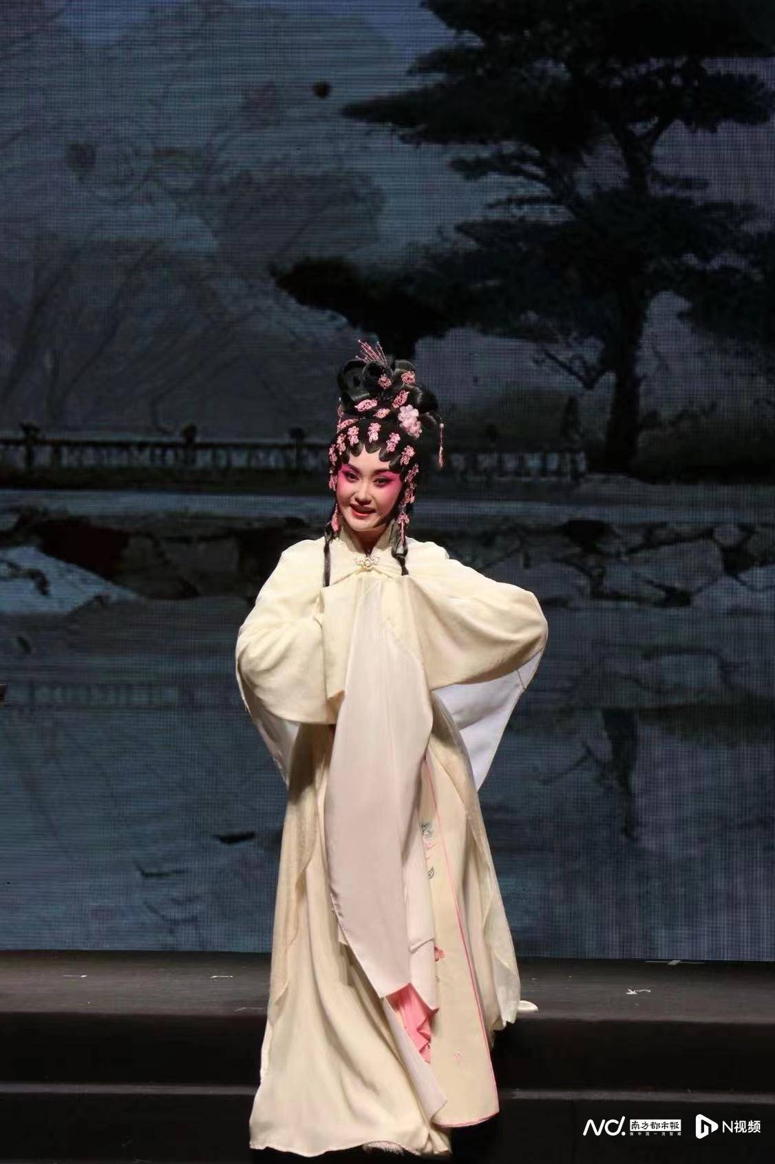 茅奖获奖作品《白门柳》被搬上粤剧舞台,黄嘉裕演活了董小宛_传统