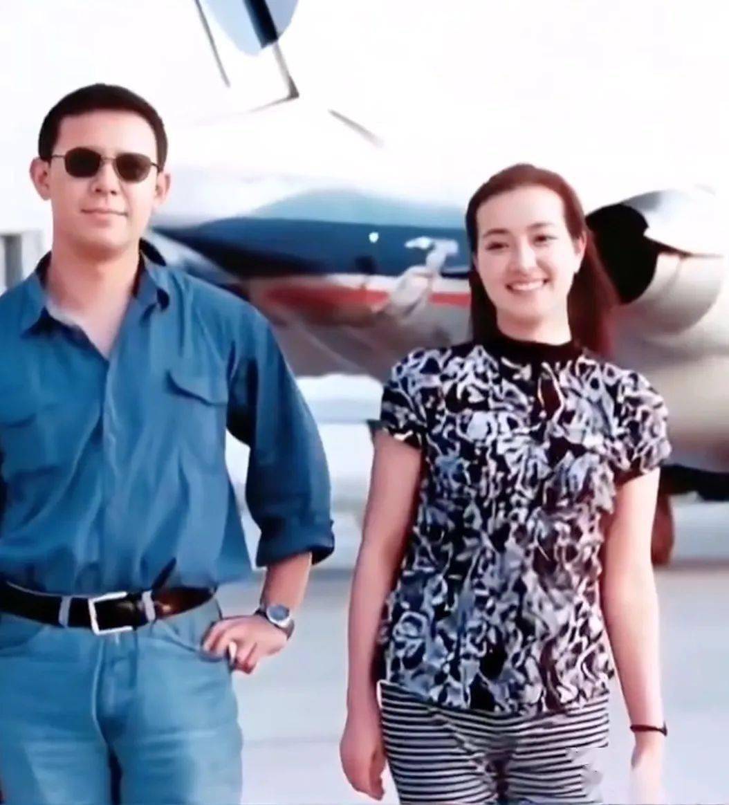 年轻时的王菲～▲图三:年轻时的蒋雯丽～▲图四:年轻时的宋丹丹～▲图