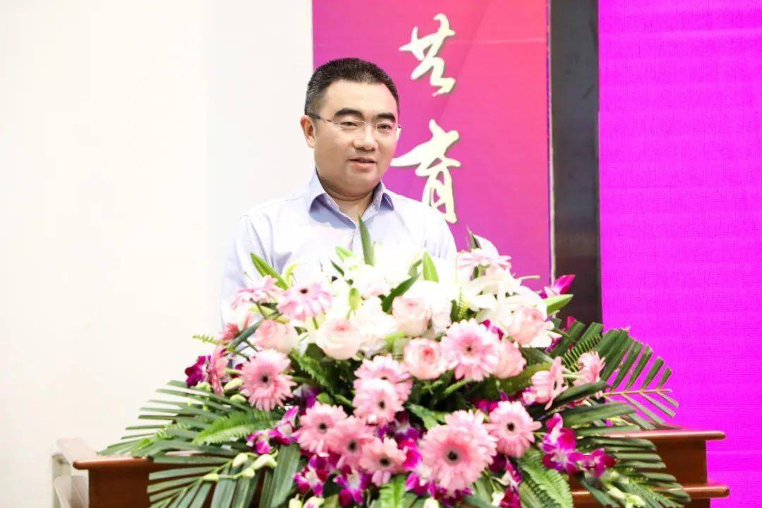 南岸区基础教育智库专家(田祥平)签约仪式在南开(融侨)中学举行_发展