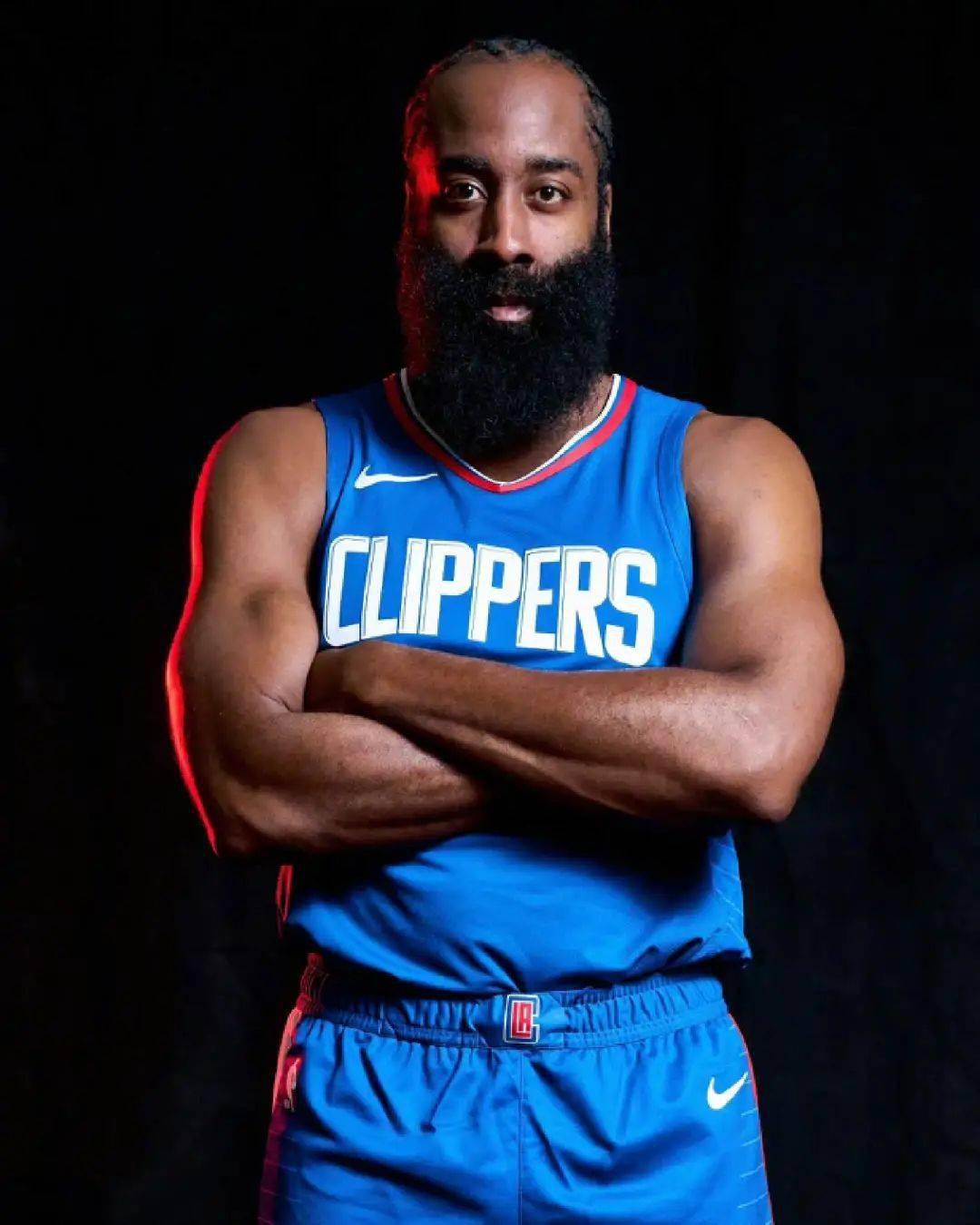 虽然哈登目前专注于追逐总冠军,但对代言品牌来说,全明星舞台的曝光度