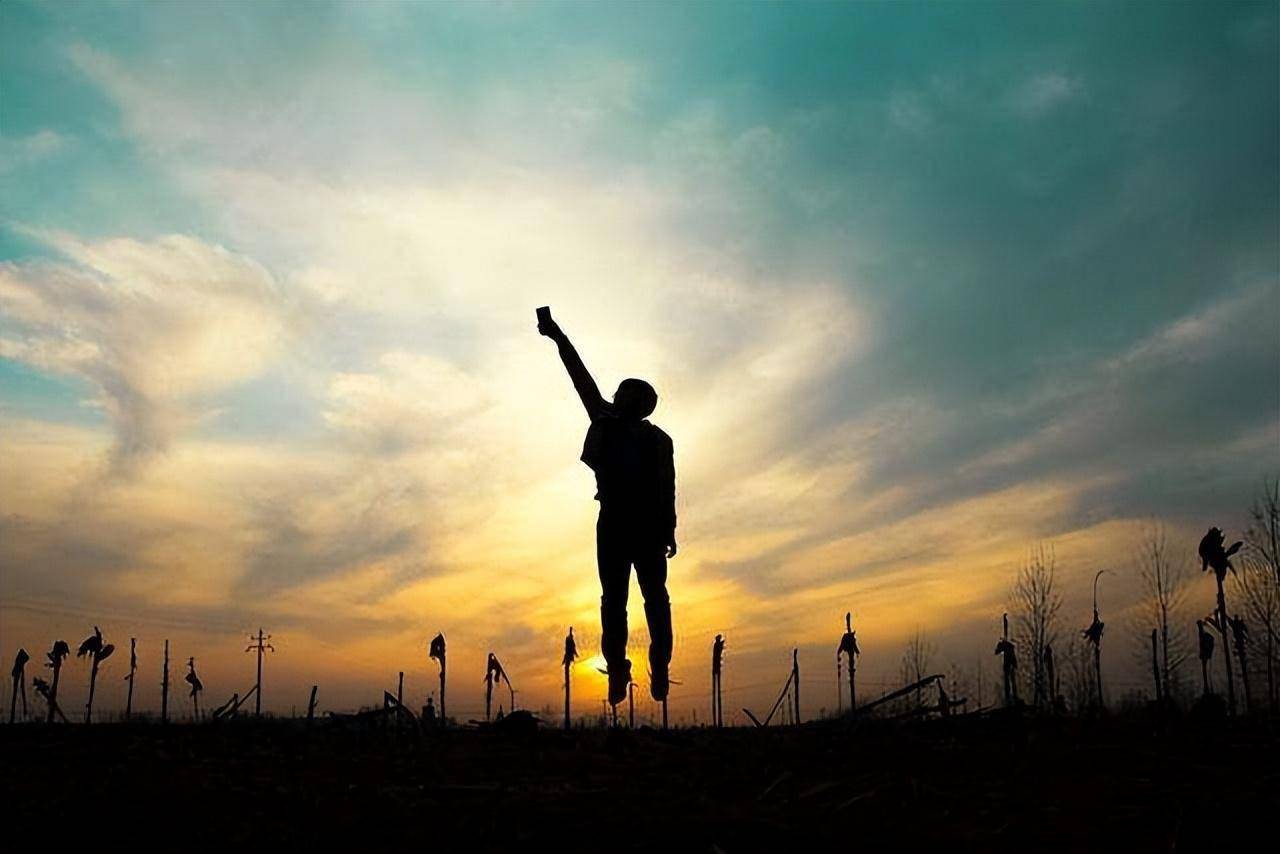 成功的人,都很谦卑_曹操_杨广_许攸