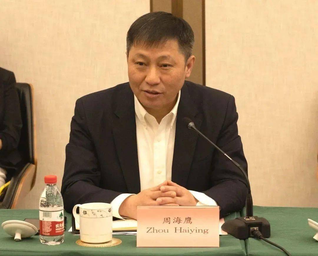 活动现场,周海鹰,娄永琪,菲利普·内尔勒斯(philip nelles)共同见证