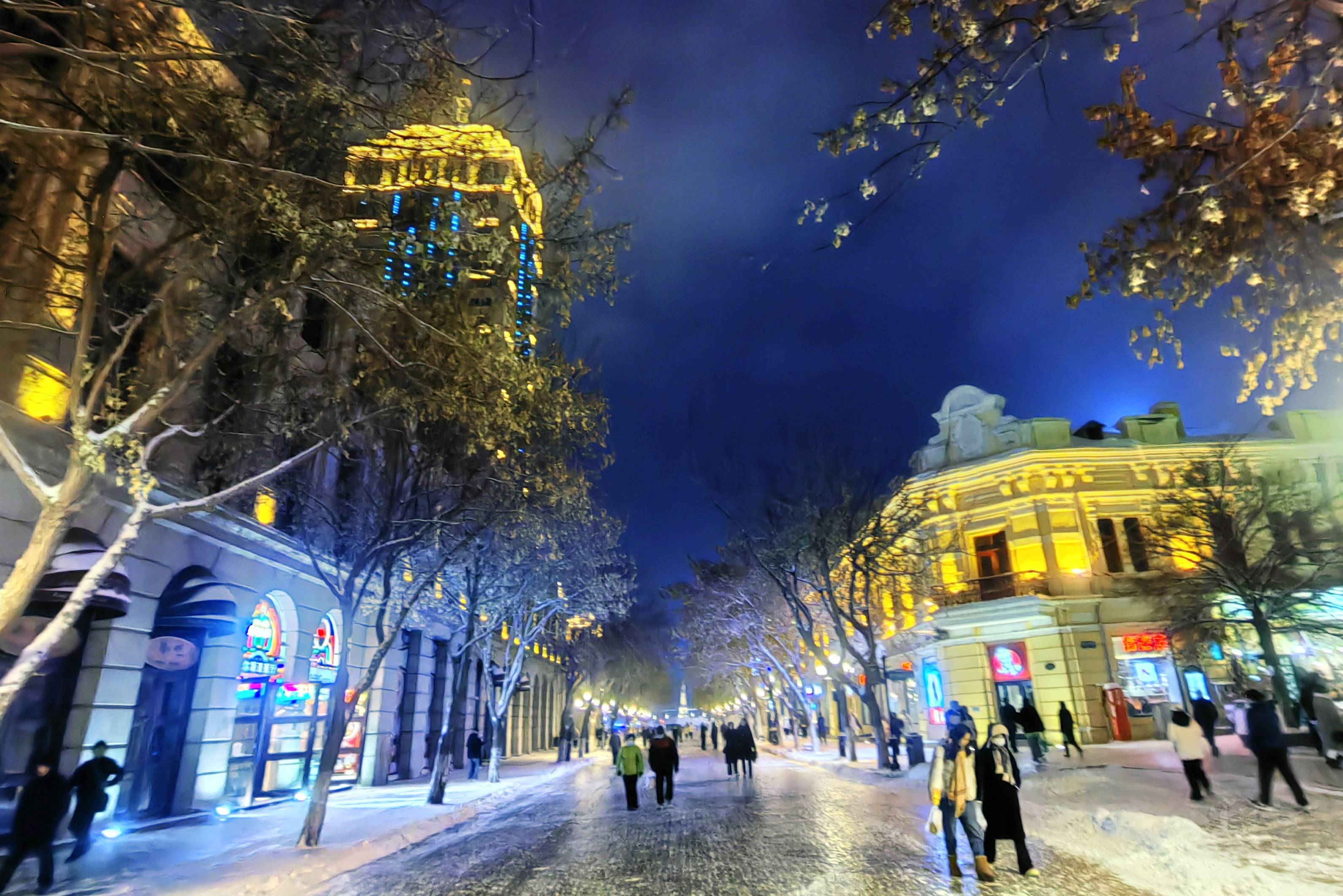 下雪夜景 大街图片