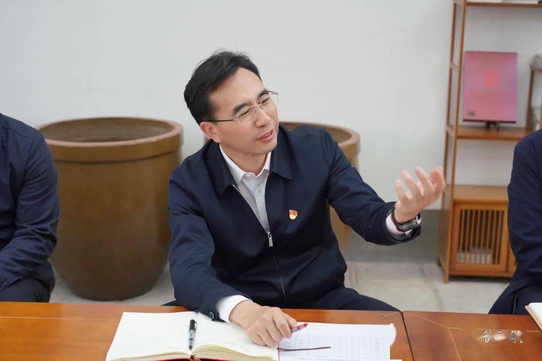 王绍基到米家禄村讲党课并开展院坝(楼宇)协商,强调要深挖"特"资源,做