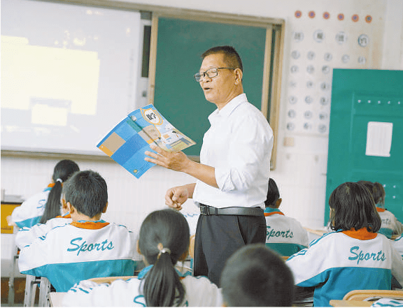 临沧这位老师上榜2023年第二批"云南好人"_杨红军_大山_南腊