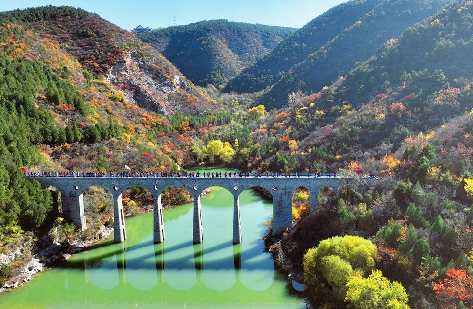 漫山红叶引游人_裴晓军_大寨村_景区