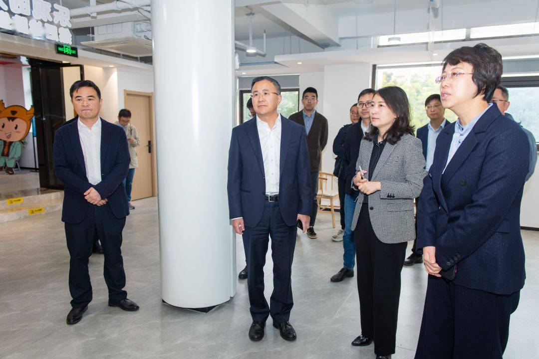 石旭涌调研全区青少年心理健康关爱工作_服务_区社会_指导