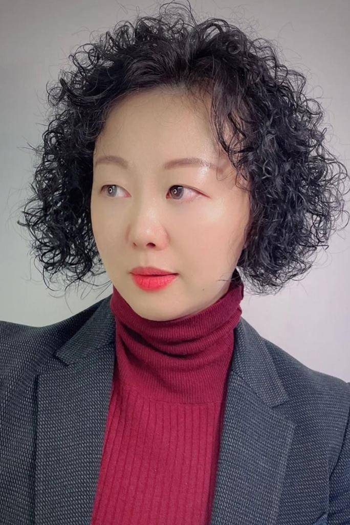 不建议中老年女人留的3种发型,听着洋气,实际老气,大妈味十足