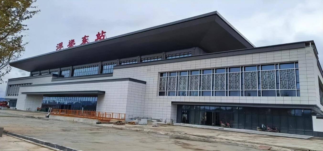 浮梁东站乐平北站景德镇北站昌景黄高铁是杭州至南昌高铁的重要组成