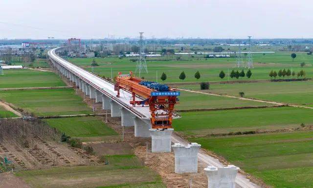 中铁四局淮宿蚌城际铁路固镇西特大桥架梁现场淮宿蚌城际铁路从淮北