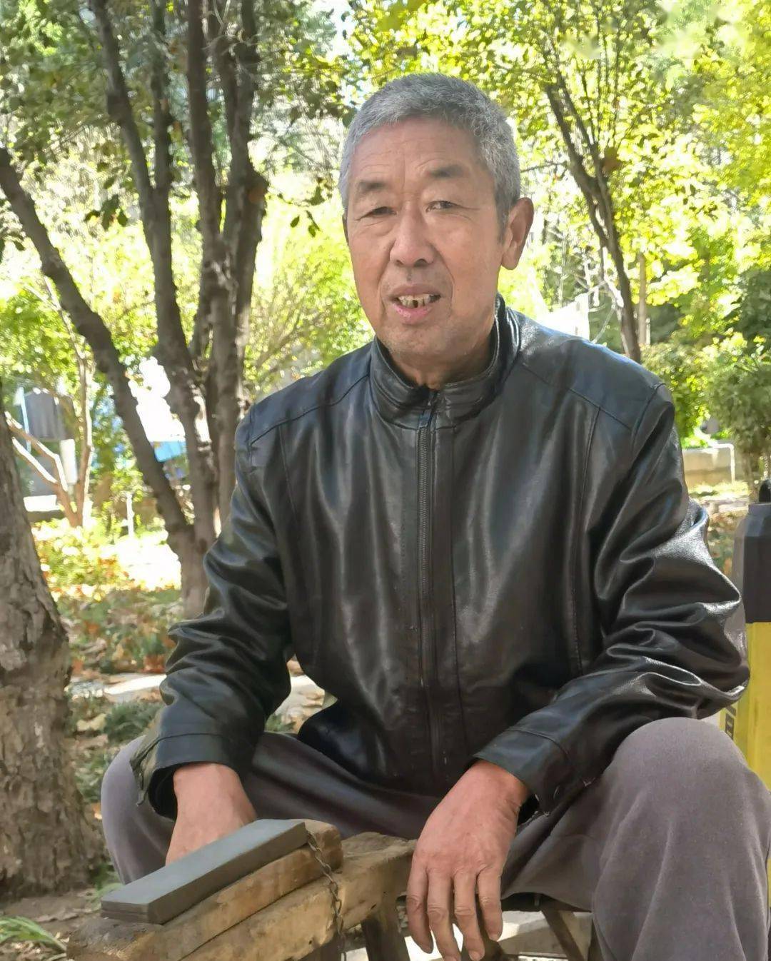 布衣丨磨剪子戗菜刀的老杨_活儿_手艺_组诗