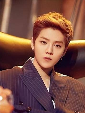 鹿晗的神秘身世揭秘:出道十几年,狗仔竟无从扒出_背景_家世_明星