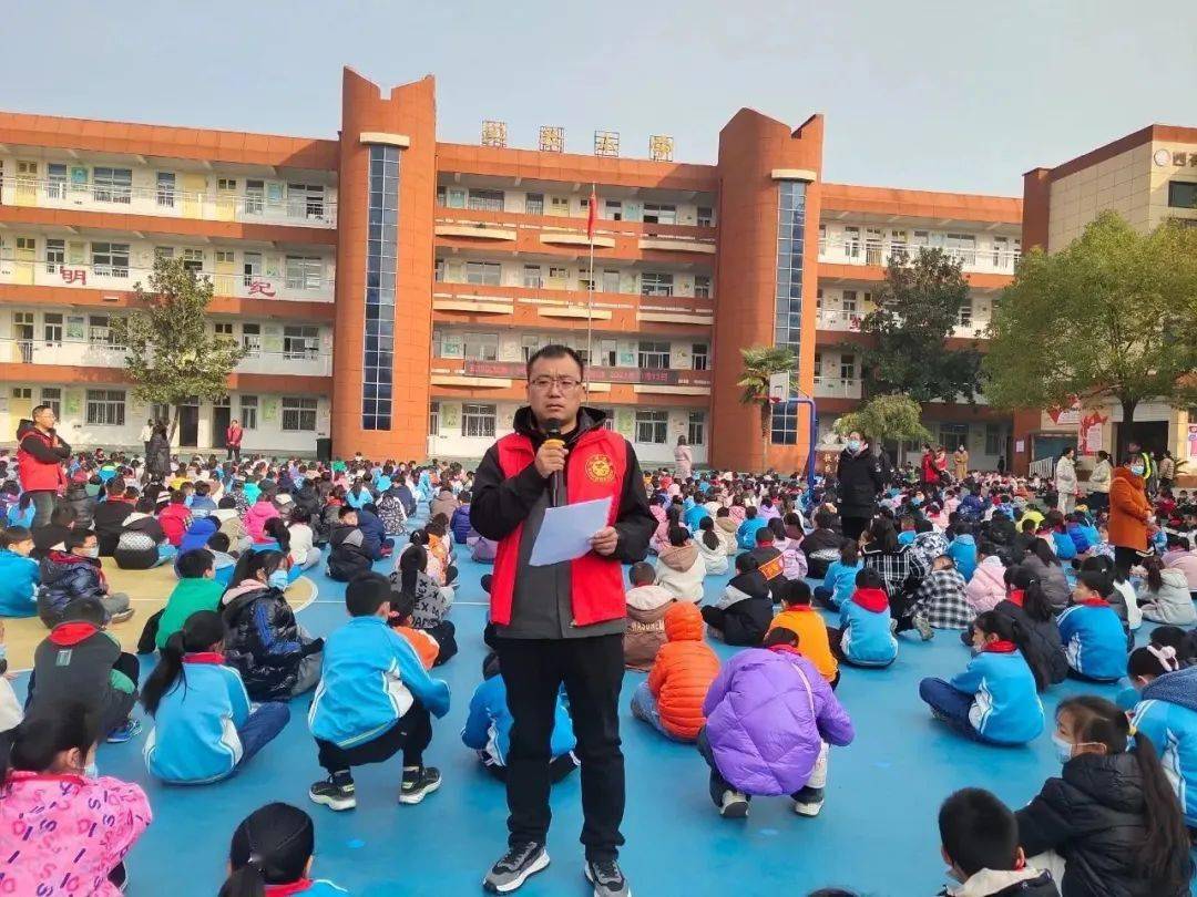 积极处置,正确应对 ——新华区实验小学举行课间安全教育暨如厕演练