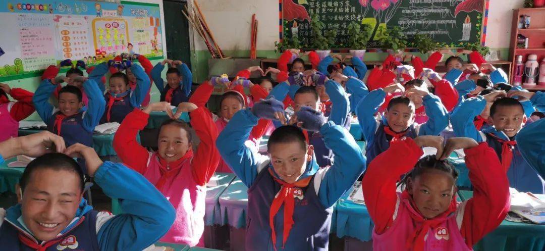 最终到了西藏南木林县卡孜乡完全小学历经20天,长达约3900公里,发出的