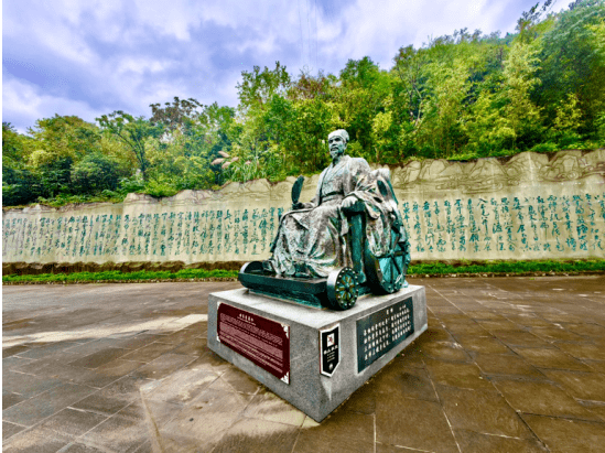 古代"五丁开道"的神话传说一直流传了几千年,给古栈道的开凿蒙上了一