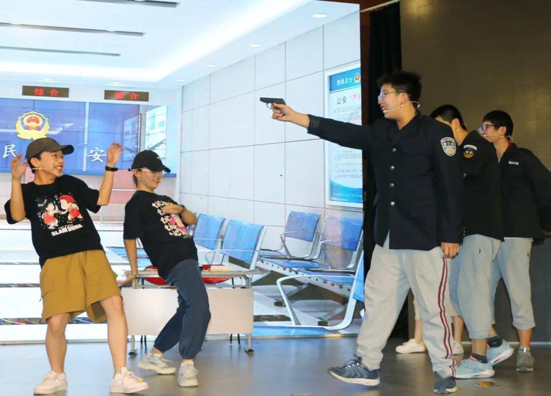 图片|周洋 肖安琪文字|周洋 张恺欣 管一楠 尚钰祺 刘知萌严巳哲 张芸