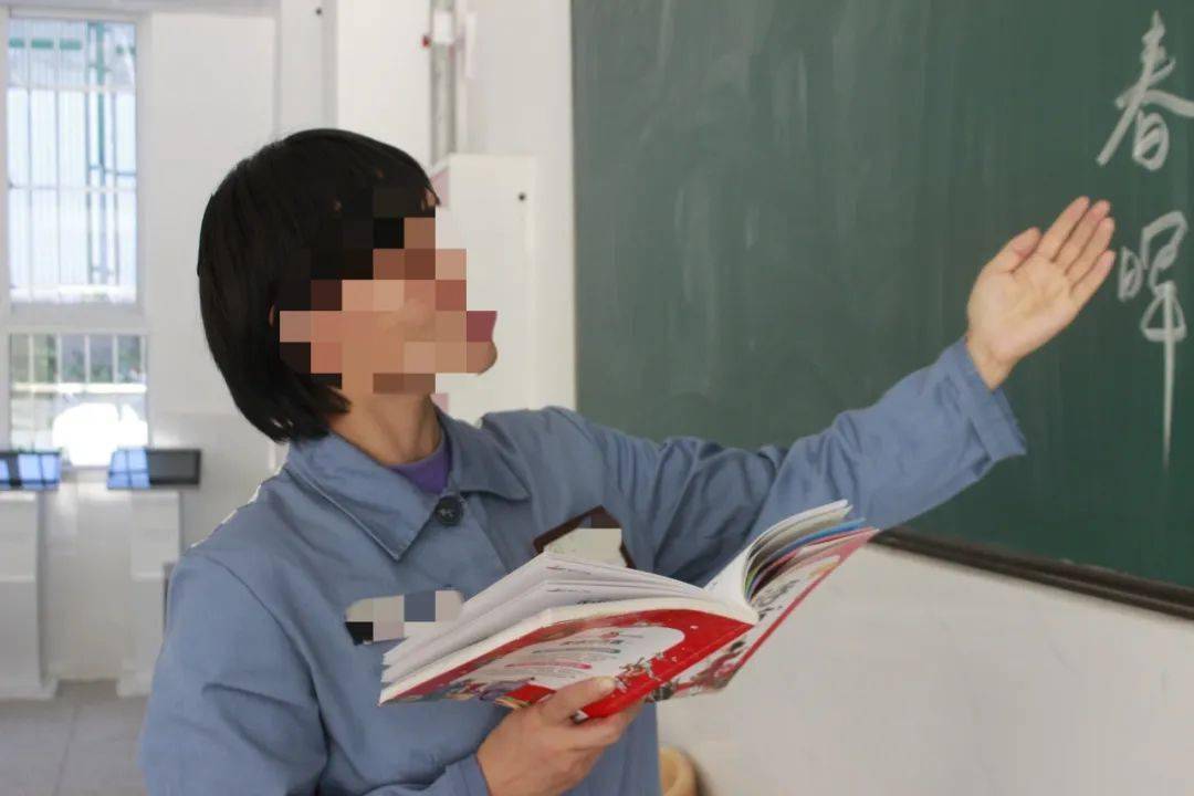 男大女七岁 起高墙图片