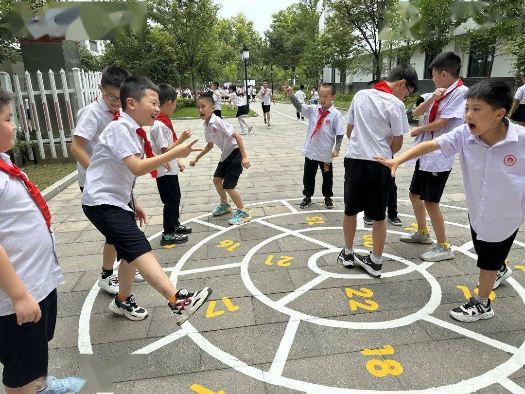 一年级的体育活动游戏(一年级体育游戏教案20篇)