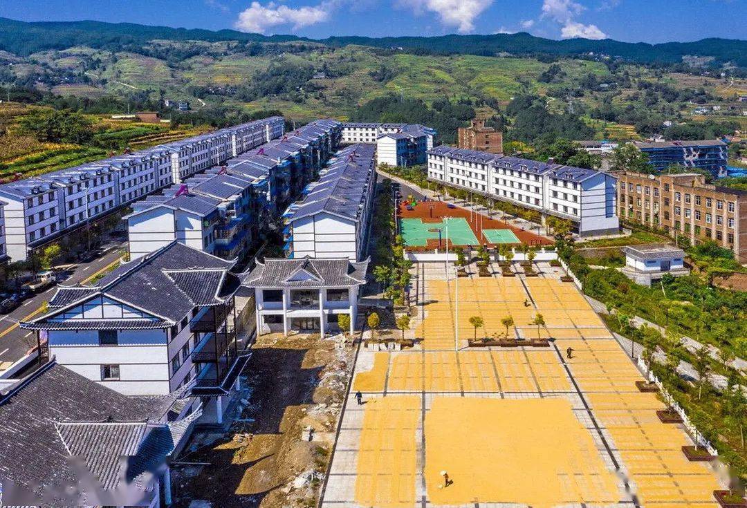 【央媒市媒看丰都】打造美丽宜居示范乡镇 "建"出宜居新家园_栗子乡