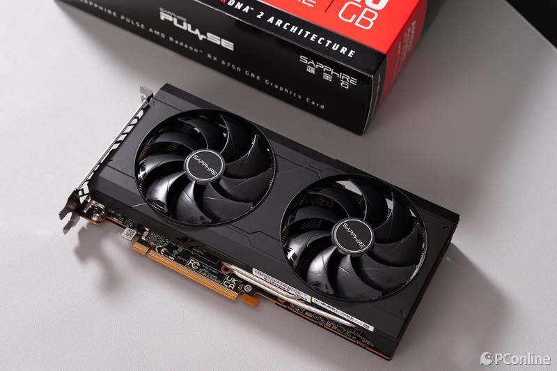 蓝宝石rx 6750 gre 10g d6白金版:可以战未来的2k游戏利器_散热_整体