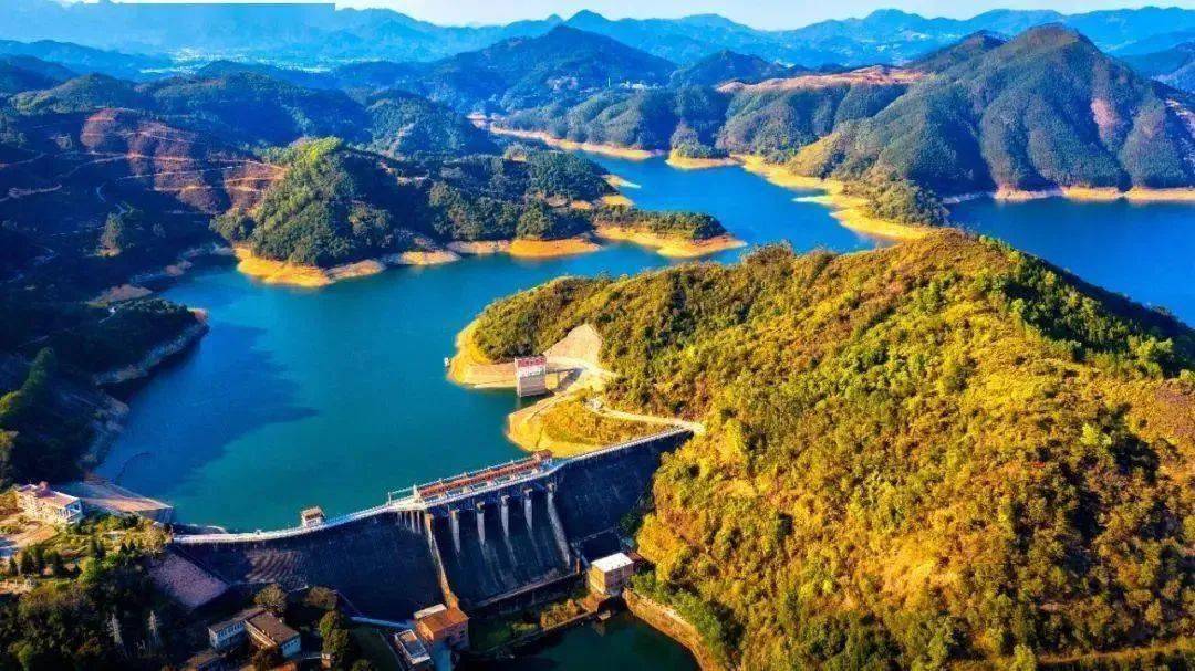 雲霄峰頭水庫,向東渠是峰頭水庫的主幹渠.